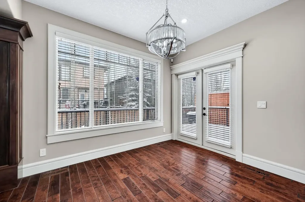 52 Wentworth Crescent SW Calgary AB T3H 0H1