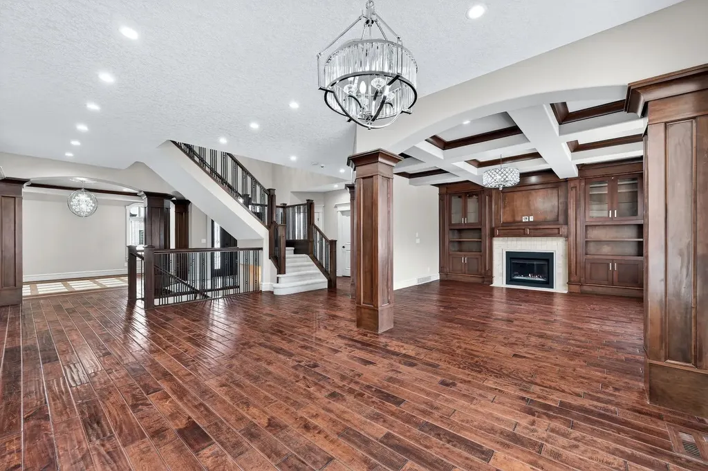 52 Wentworth Crescent SW Calgary AB T3H 0H1