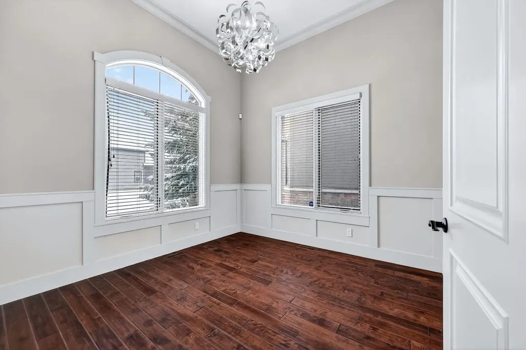 52 Wentworth Crescent SW Calgary AB T3H 0H1