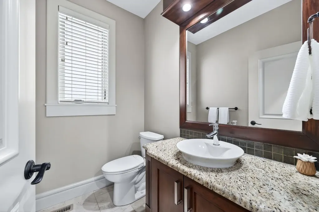 52 Wentworth Crescent SW Calgary AB T3H 0H1