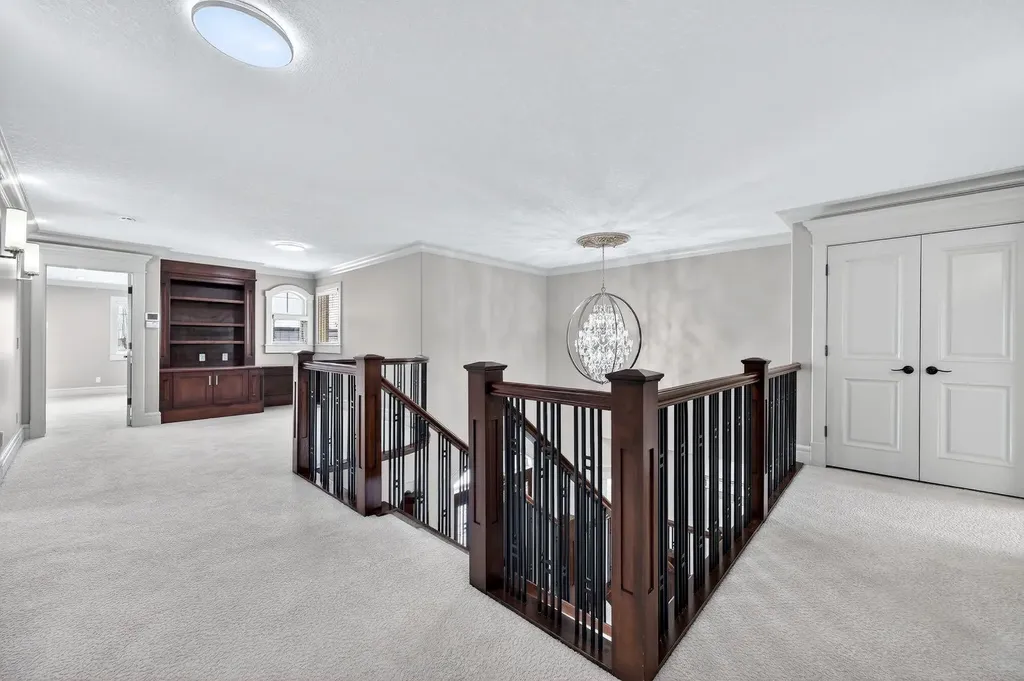 52 Wentworth Crescent SW Calgary AB T3H 0H1