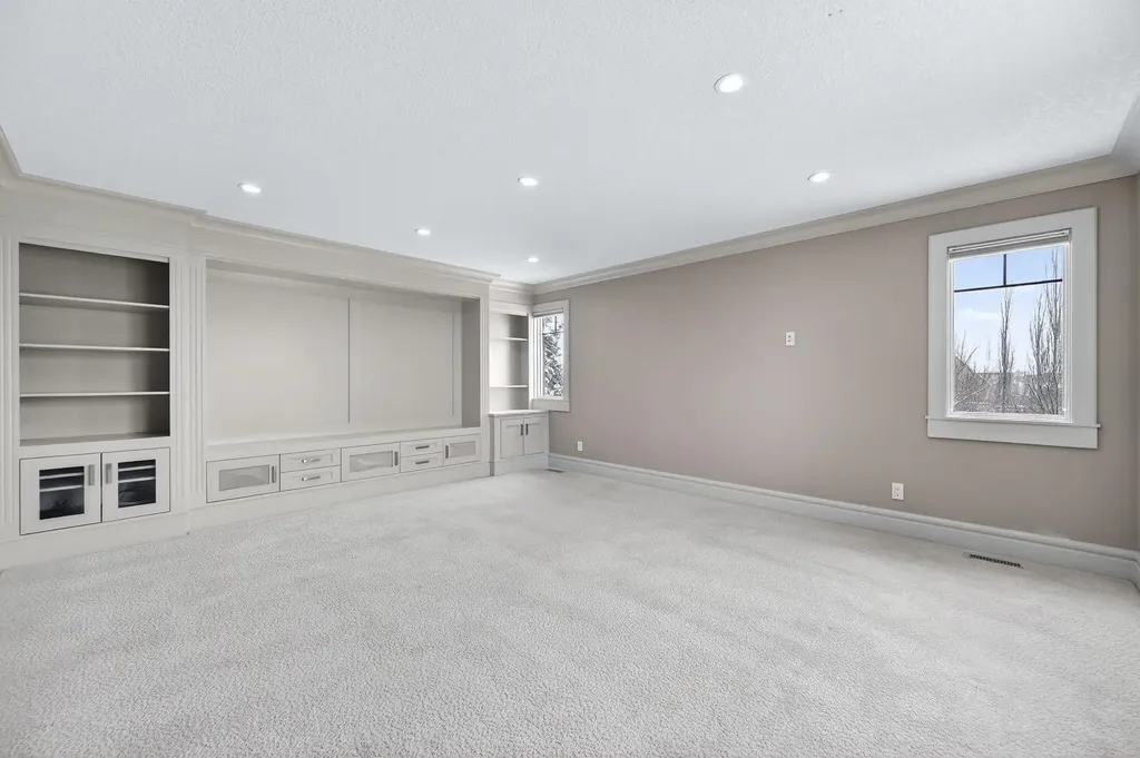 52 Wentworth Crescent SW Calgary AB T3H 0H1