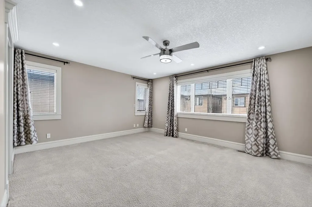 52 Wentworth Crescent SW Calgary AB T3H 0H1
