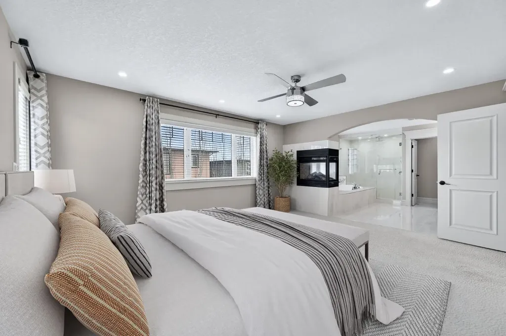 52 Wentworth Crescent SW Calgary AB T3H 0H1