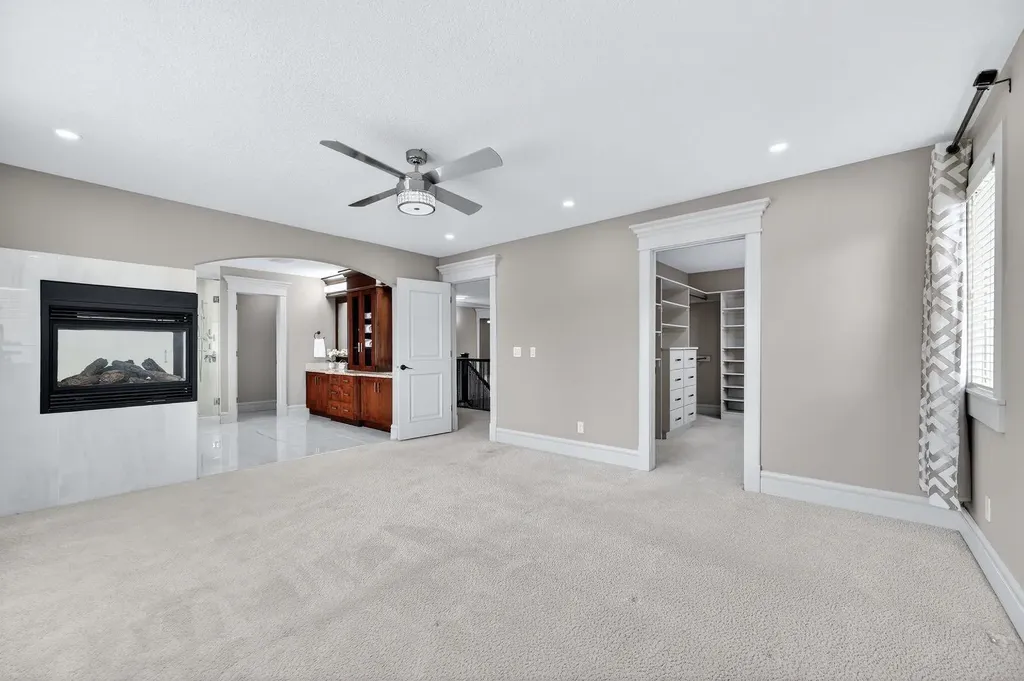 52 Wentworth Crescent SW Calgary AB T3H 0H1