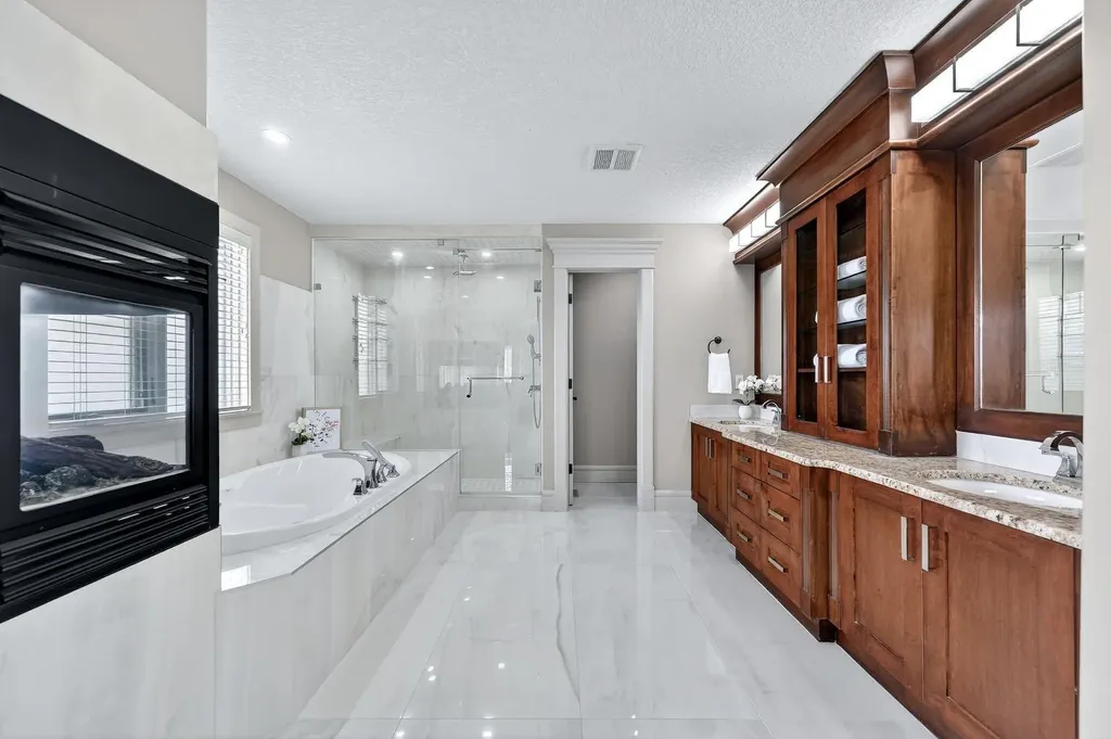 52 Wentworth Crescent SW Calgary AB T3H 0H1