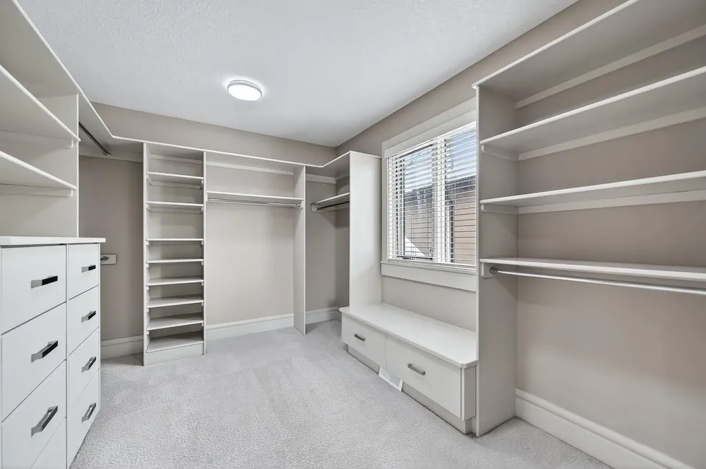 52 Wentworth Crescent SW Calgary AB T3H 0H1