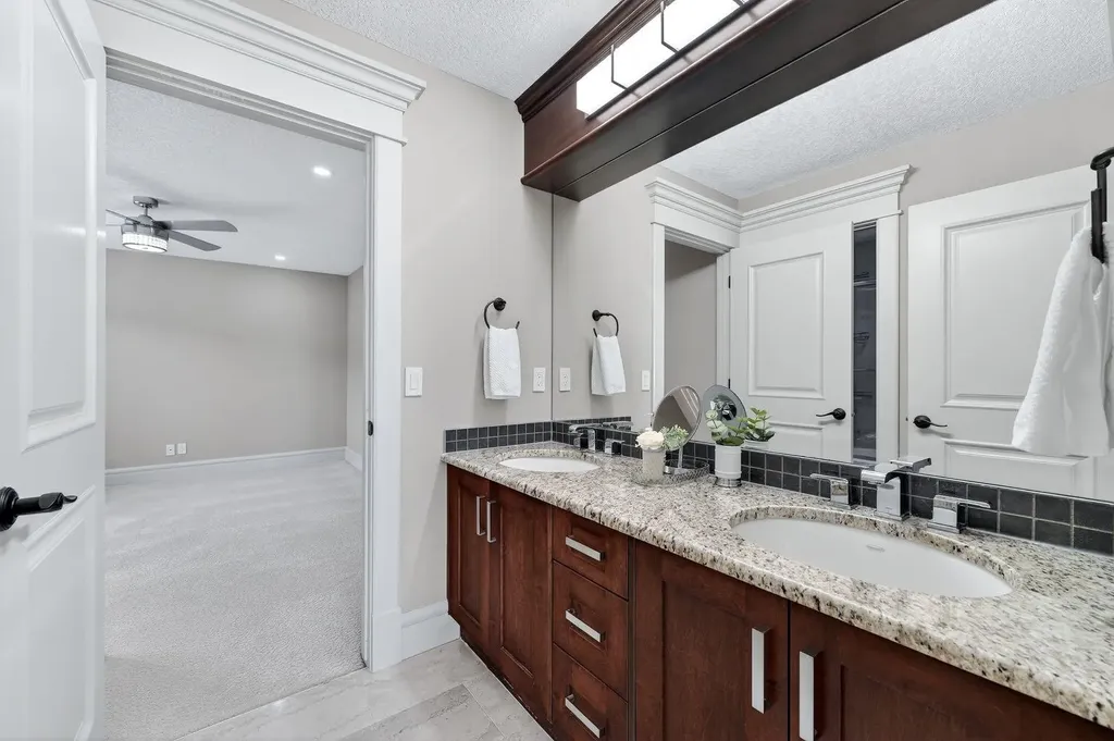 52 Wentworth Crescent SW Calgary AB T3H 0H1