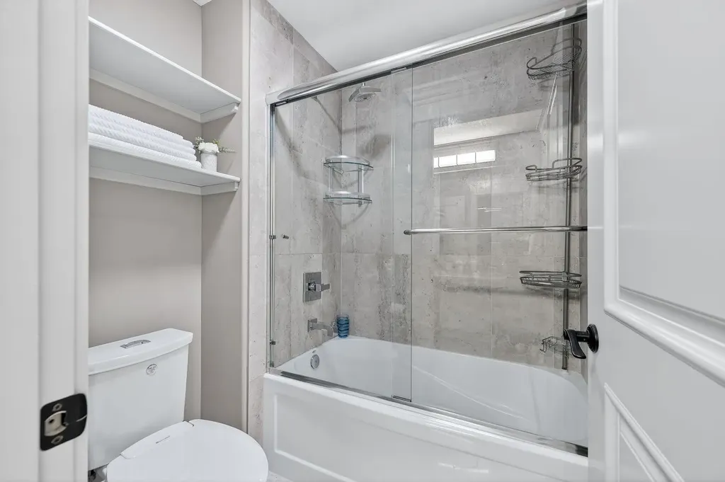 52 Wentworth Crescent SW Calgary AB T3H 0H1