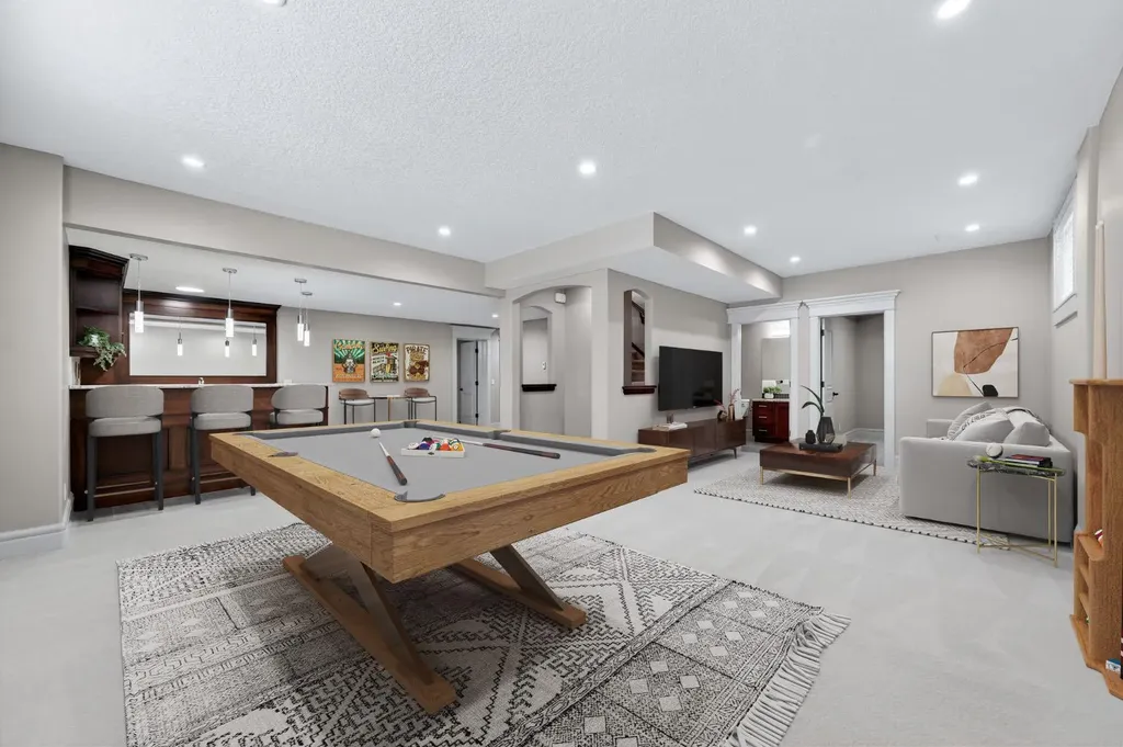 52 Wentworth Crescent SW Calgary AB T3H 0H1
