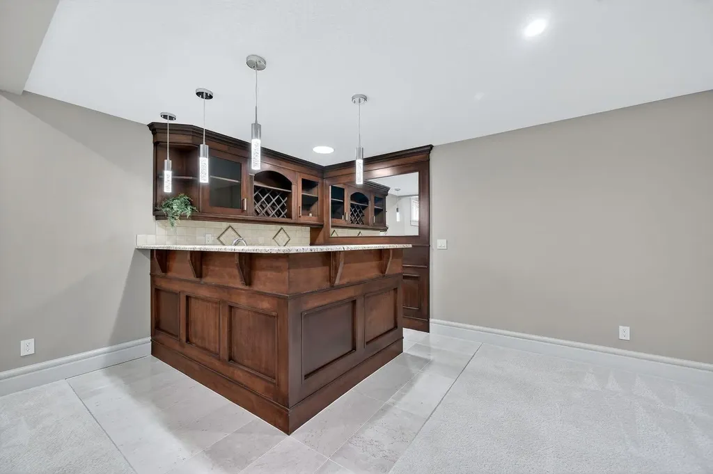 52 Wentworth Crescent SW Calgary AB T3H 0H1