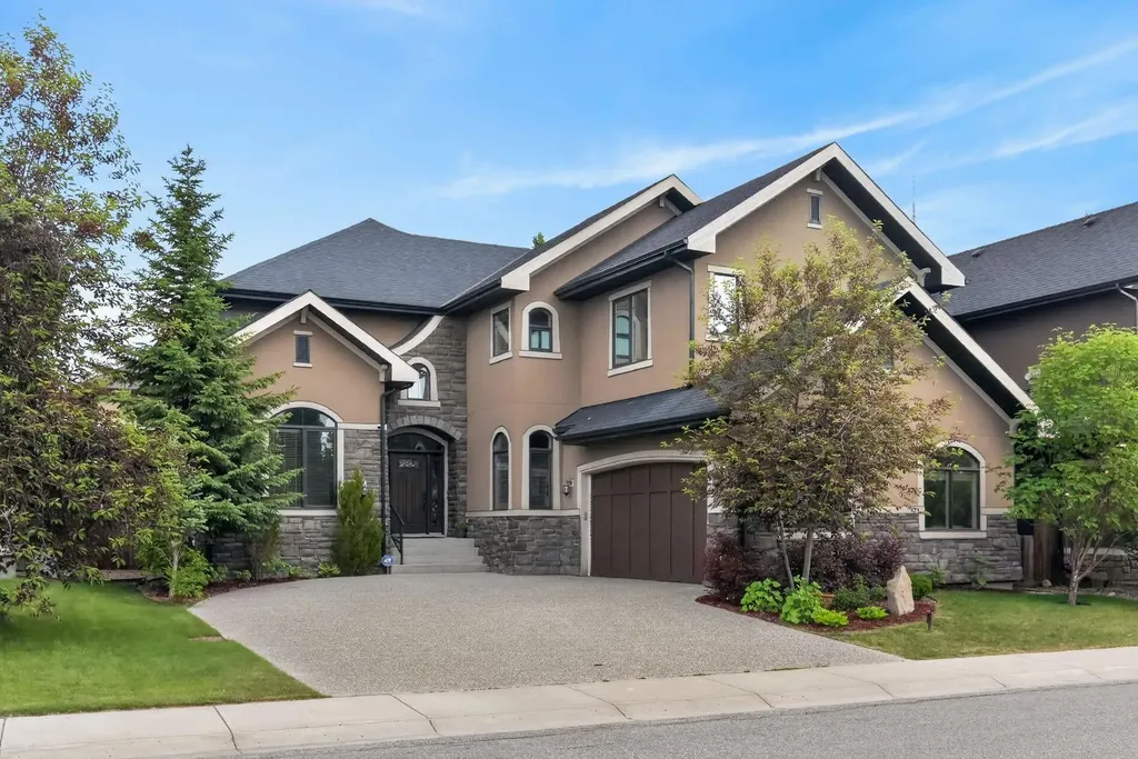 52 Wentworth Crescent SW Calgary AB T3H 0H1