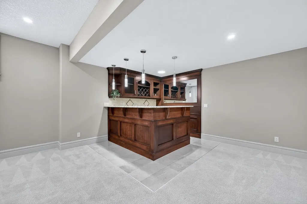 52 Wentworth Crescent SW Calgary AB T3H 0H1