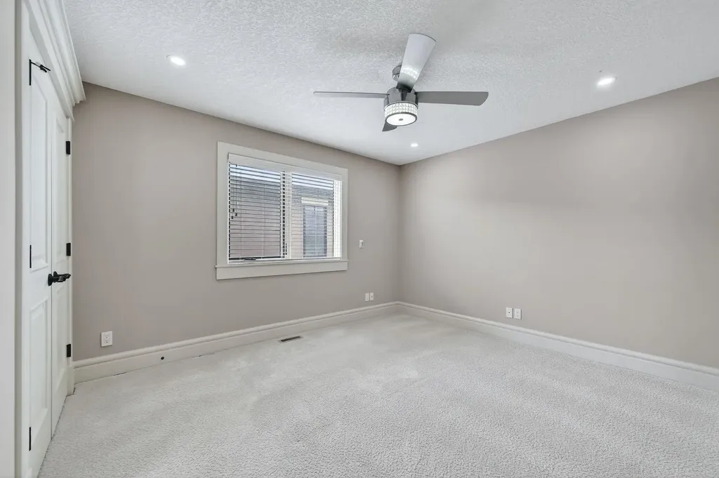 52 Wentworth Crescent SW Calgary AB T3H 0H1