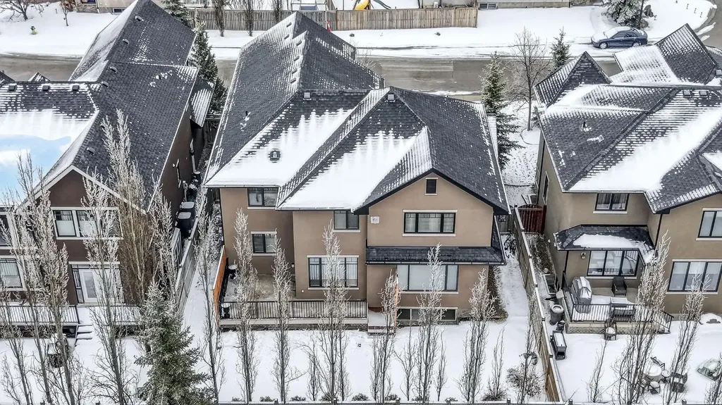 52 Wentworth Crescent SW Calgary AB T3H 0H1
