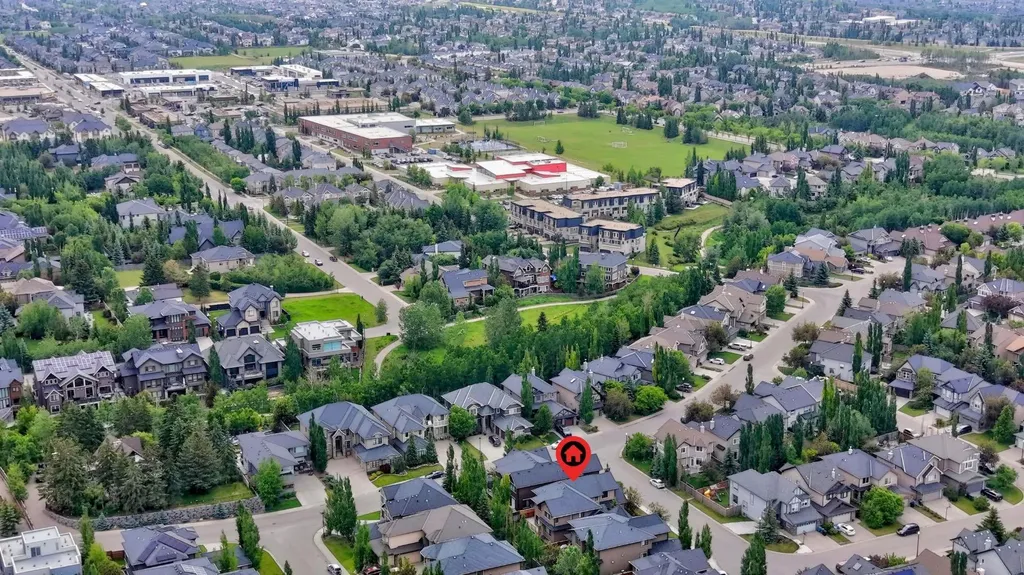 52 Wentworth Crescent SW Calgary AB T3H 0H1