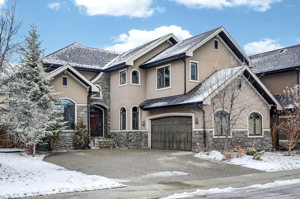 52 Wentworth Crescent SW Calgary AB T3H 0H1