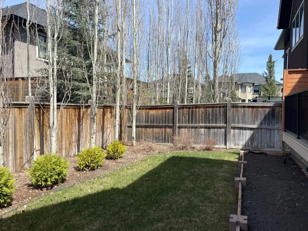 52 Wentworth Crescent SW Calgary AB T3H 0H1