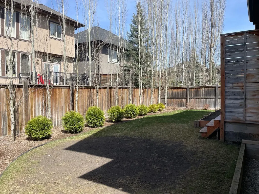 52 Wentworth Crescent SW Calgary AB T3H 0H1