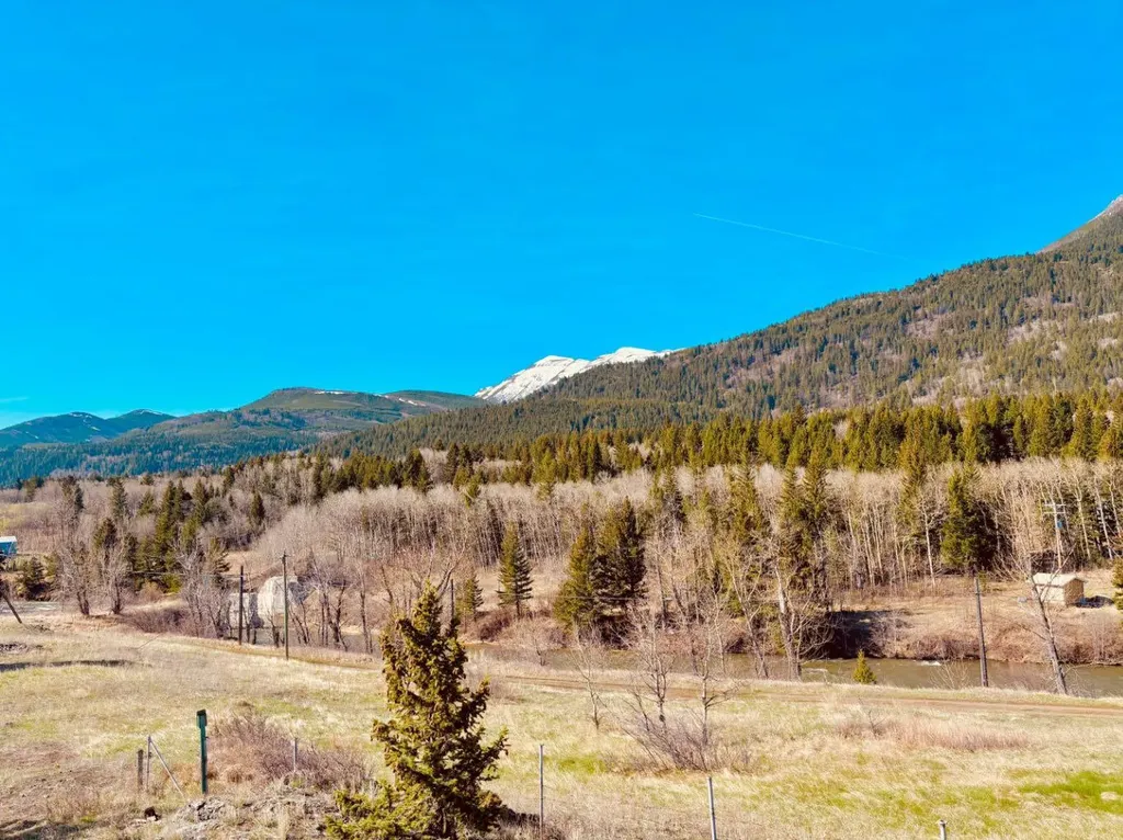 20970 7 Avenue Bellevue AB T0K0C0