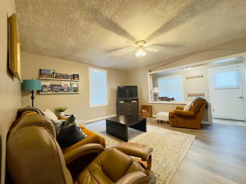 20970 7 Avenue Bellevue AB T0K0C0