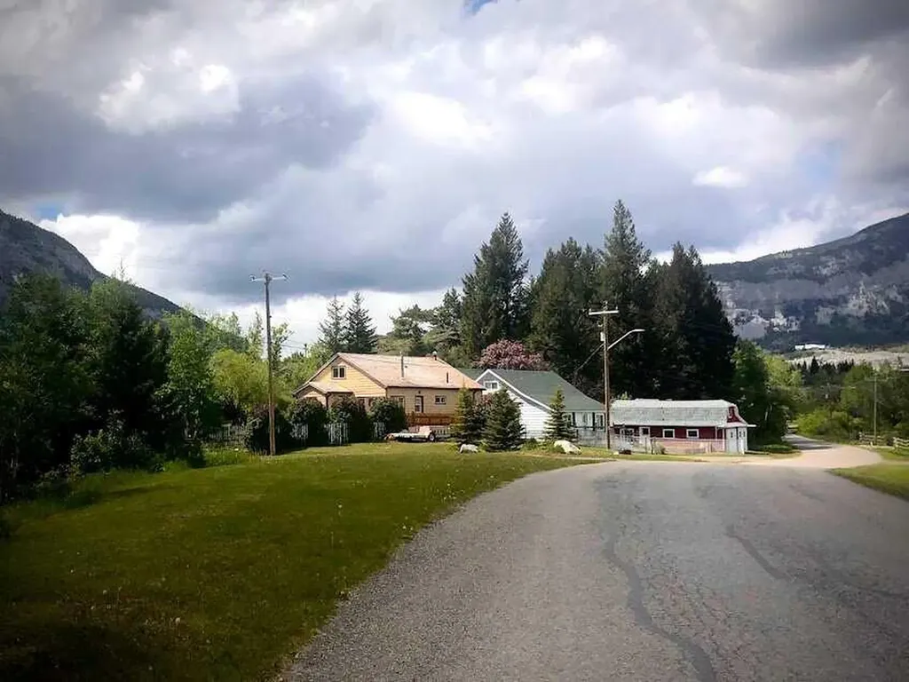 20970 7 Avenue Bellevue AB T0K0C0