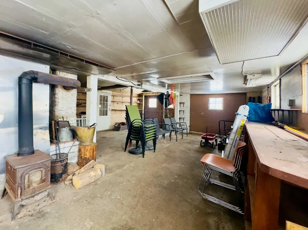 20970 7 Avenue Bellevue AB T0K0C0