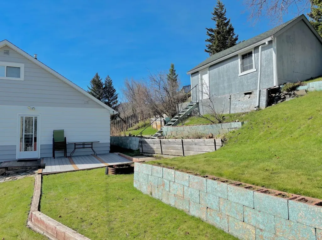 20970 7 Avenue Bellevue AB T0K0C0