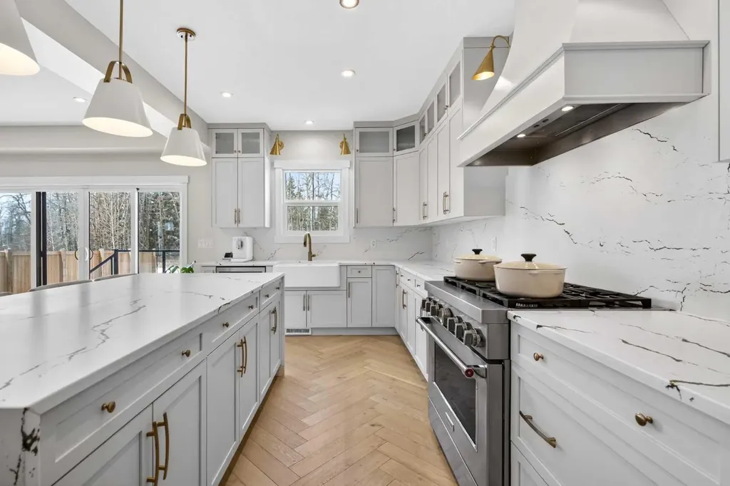20320 29 Avenue NW Edmonton AB T6M 0W5