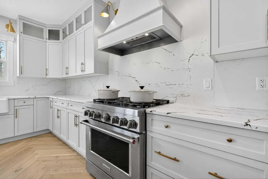 20320 29 Avenue NW Edmonton AB T6M 0W5