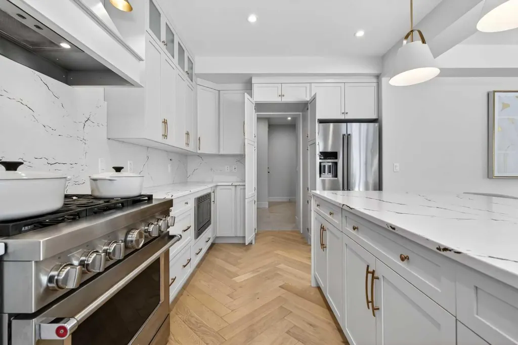 20320 29 Avenue NW Edmonton AB T6M 0W5