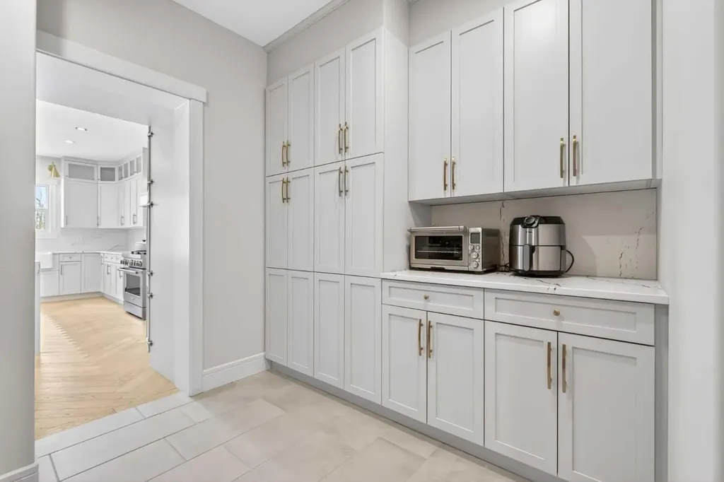 20320 29 Avenue NW Edmonton AB T6M 0W5
