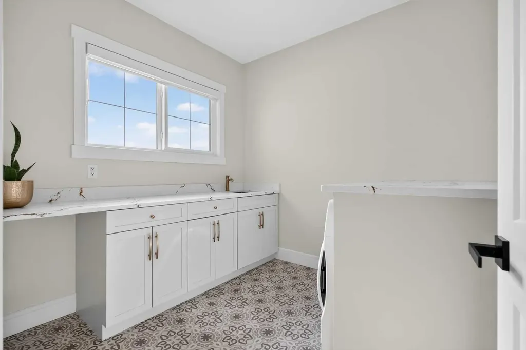 20320 29 Avenue NW Edmonton AB T6M 0W5