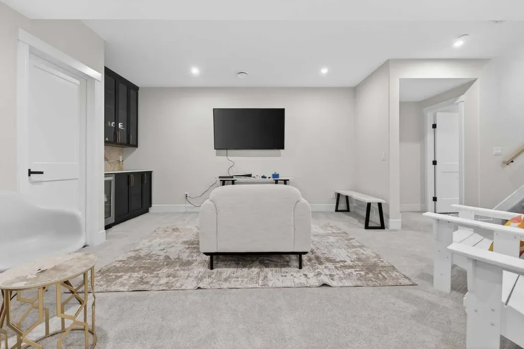 20320 29 Avenue NW Edmonton AB T6M 0W5