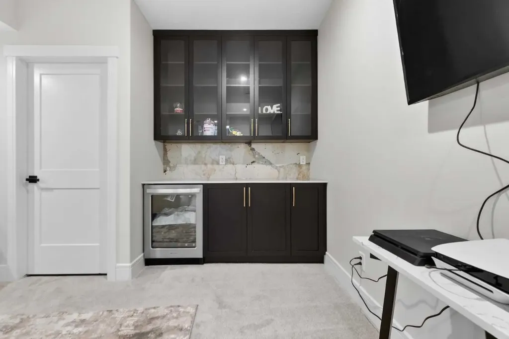 20320 29 Avenue NW Edmonton AB T6M 0W5