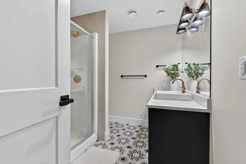 20320 29 Avenue NW Edmonton AB T6M 0W5