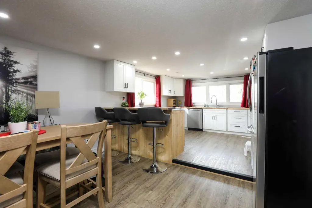 1410 43 Street S Lethbridge AB T1K 3S5