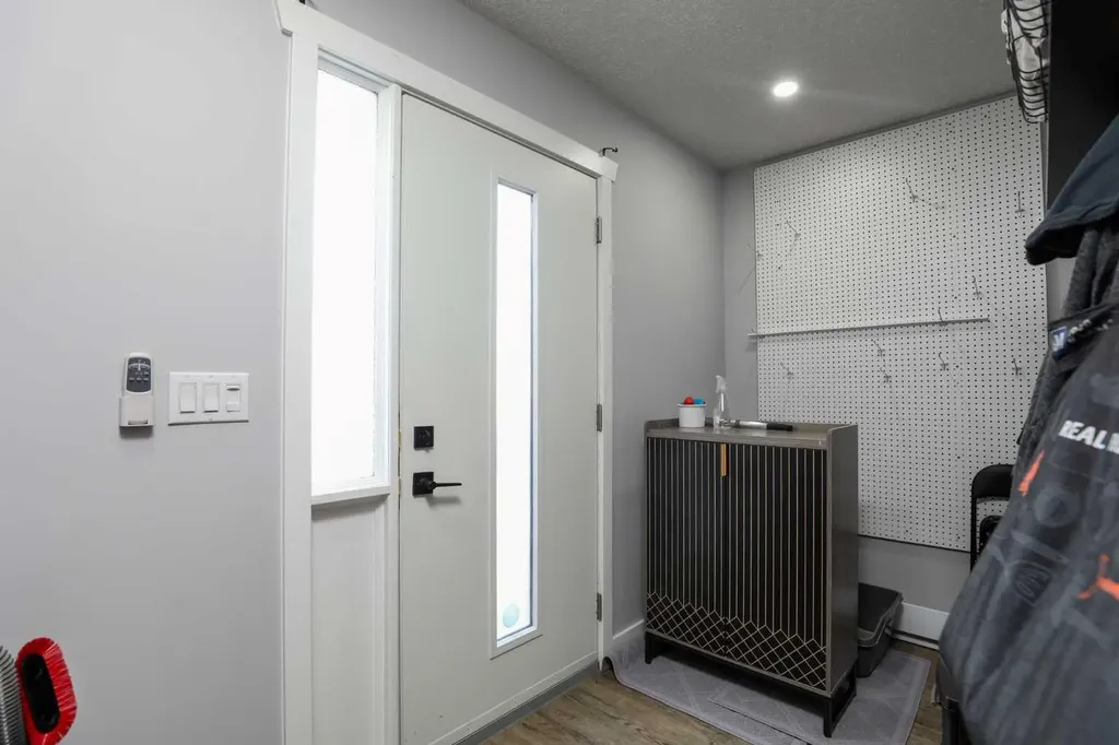 1410 43 Street S Lethbridge AB T1K 3S5