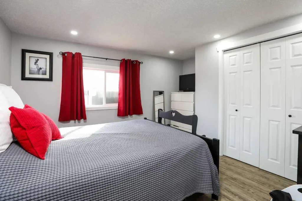 1410 43 Street S Lethbridge AB T1K 3S5