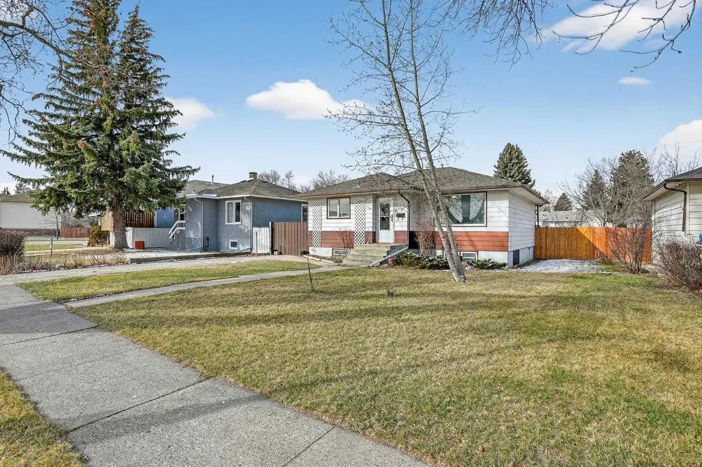 536 21 Street S Lethbridge AB T1J 3K3