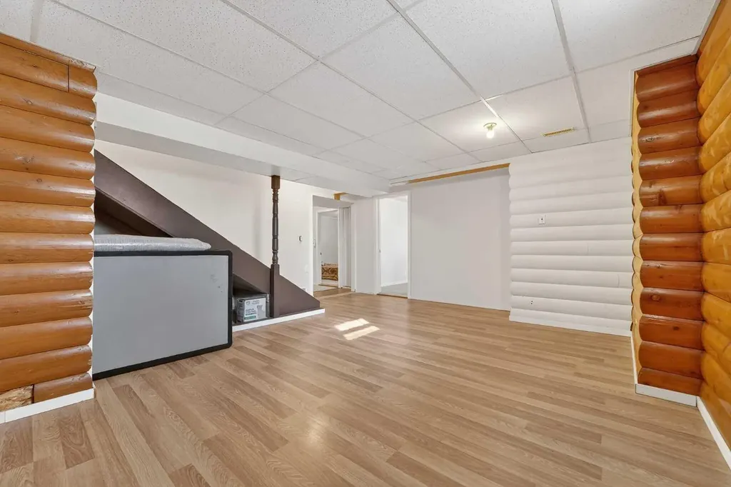 536 21 Street S Lethbridge AB T1J 3K3