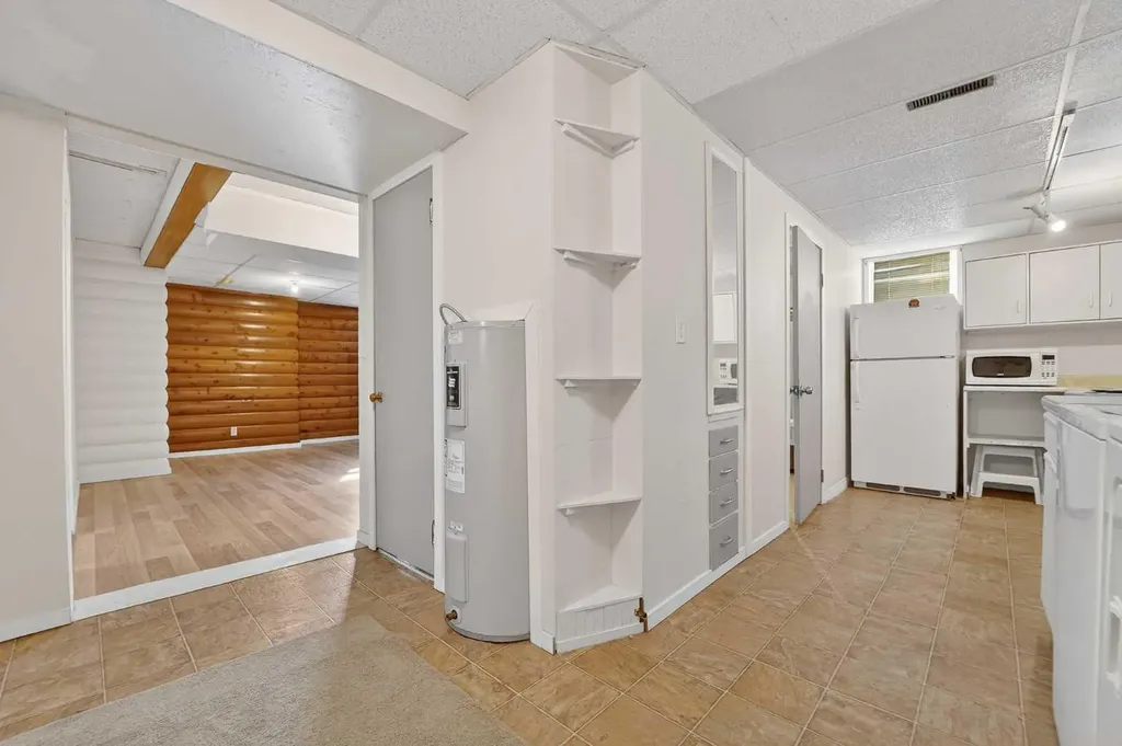 536 21 Street S Lethbridge AB T1J 3K3