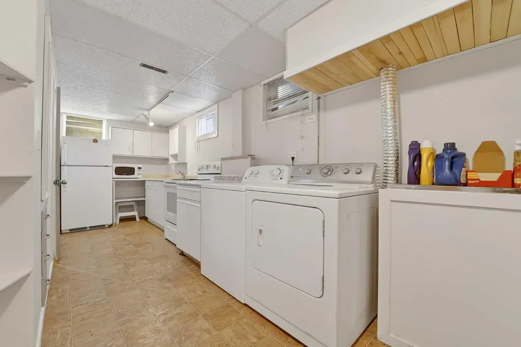 536 21 Street S Lethbridge AB T1J 3K3