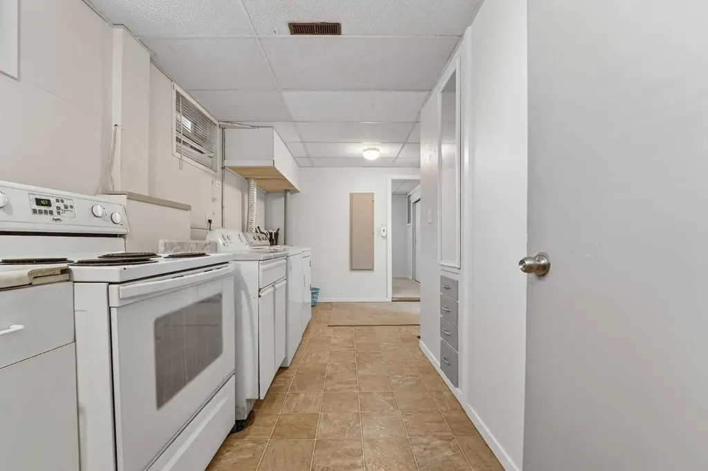 536 21 Street S Lethbridge AB T1J 3K3