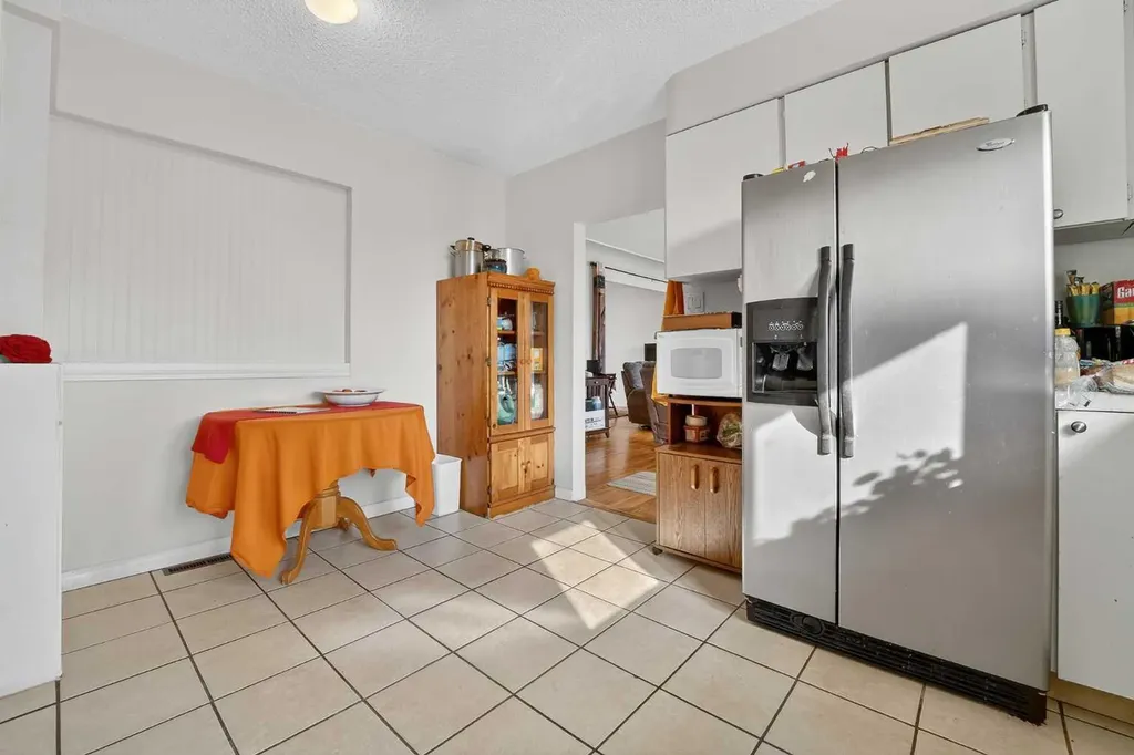 536 21 Street S Lethbridge AB T1J 3K3
