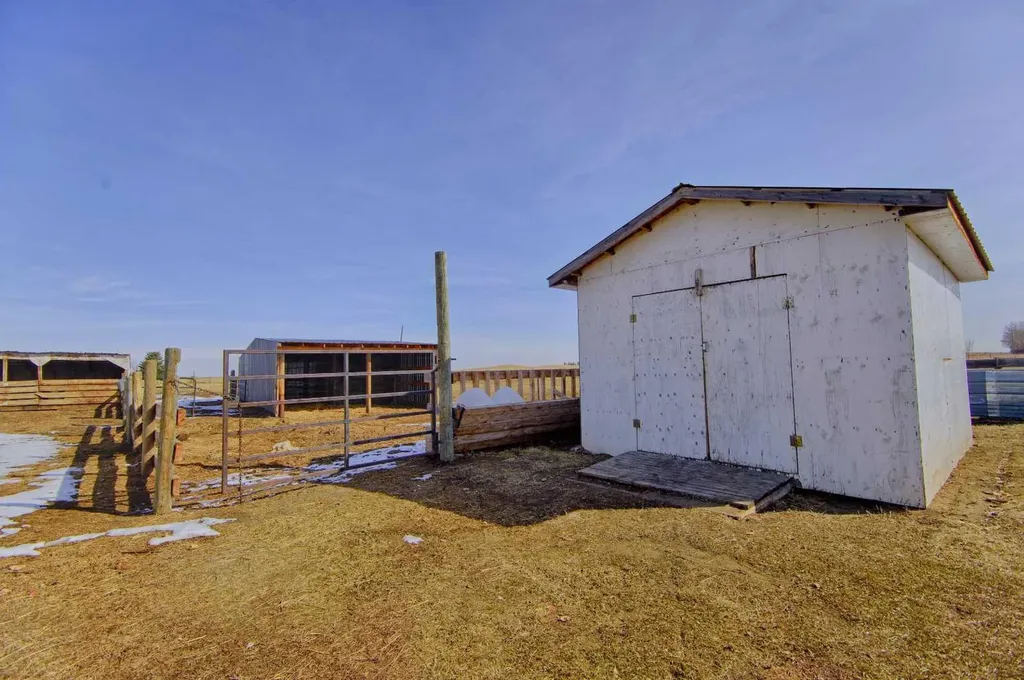 181043 Highway 550 Rural Newell County Of AB T0J 0B0