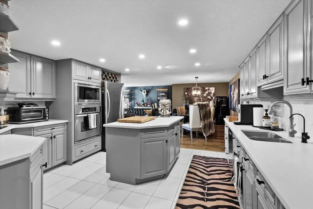 320 Meredith Road NE Calgary AB T2E 5A6