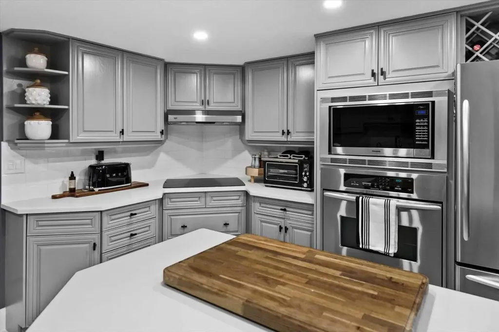 320 Meredith Road NE Calgary AB T2E 5A6