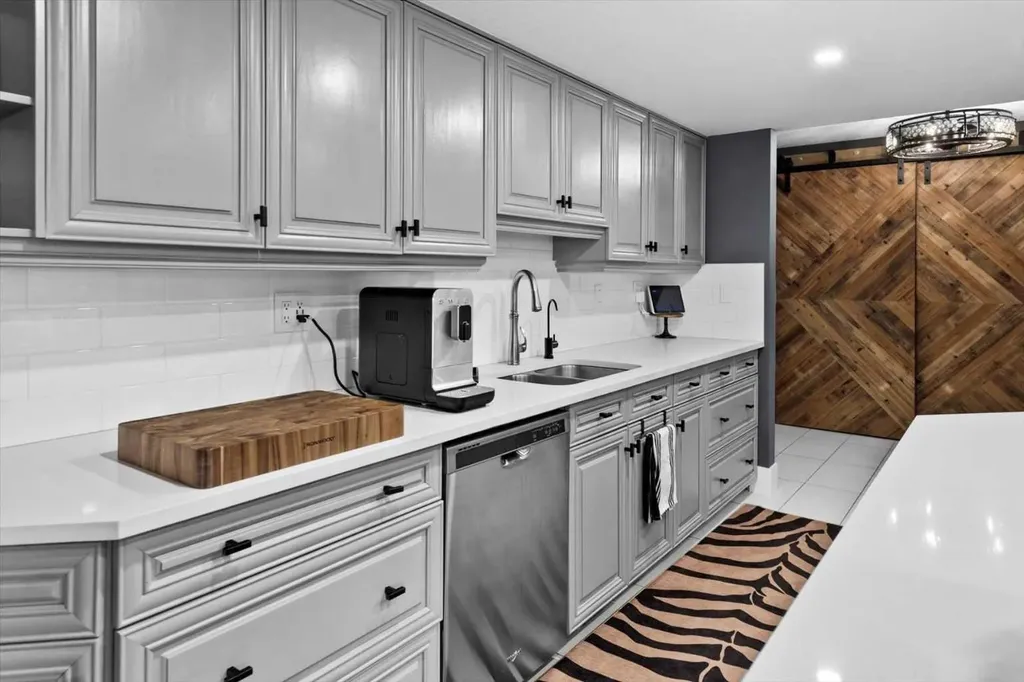 320 Meredith Road NE Calgary AB T2E 5A6