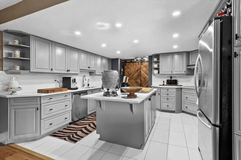 320 Meredith Road NE Calgary AB T2E 5A6